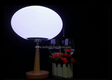 China Wechselstrom 110V - 240V Ei der Energie-LED formte Tischlampen mit Holzfuß-Halter fournisseur